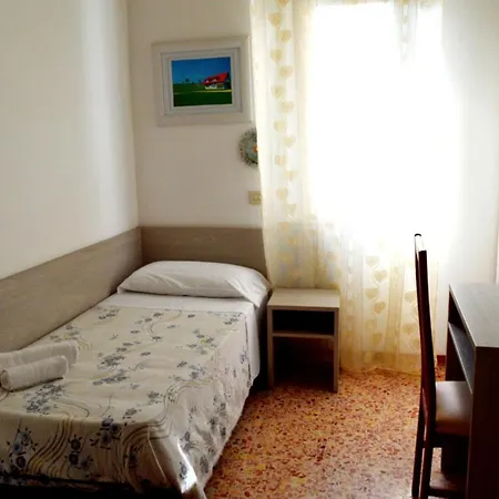 Affittacamere New Cirene For Two People Full Package Rimini