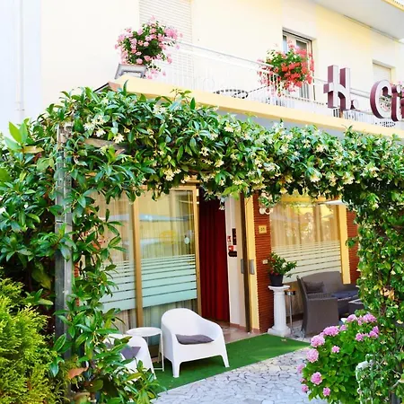 New Cirene For Two People Full Package Pensión Rímini